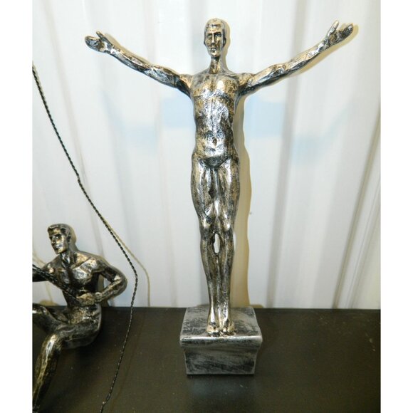 5 Creative Climbing Man Resin Wall Sculptures 3D Wall Art Decor Strong Man Brave - Picture 5 of 16